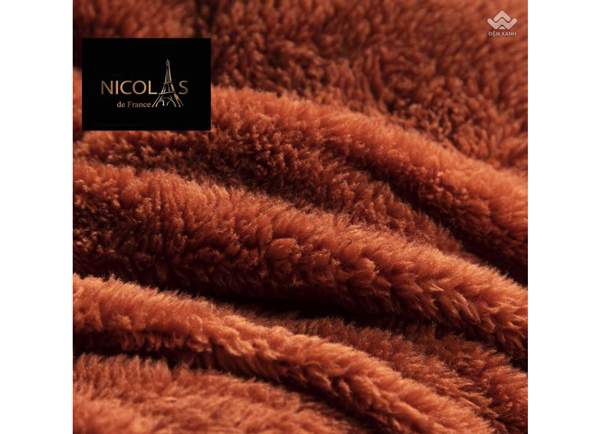 Chăn lông cừu Pháp Nicolas Princess màu đỏ