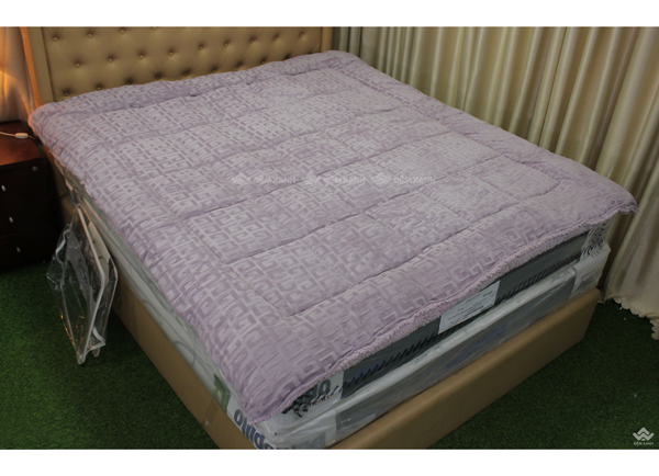 Chăn lông cừu xuất khẩu Olympia chữ vạn màu tím lavender