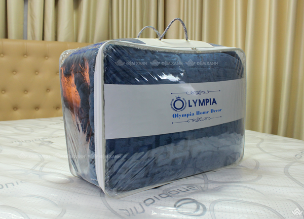 Chăn lông cừu xuất khẩu Olympia chữ vạn màu xanh coban